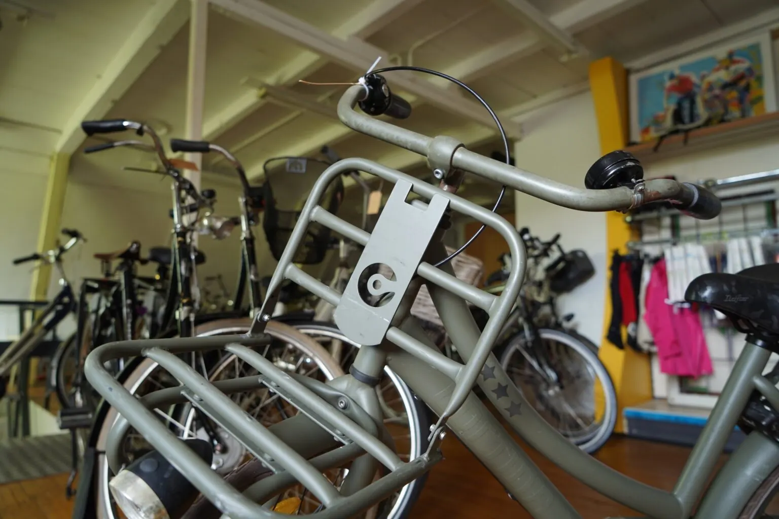 Tweedehands fietsen in de winkel